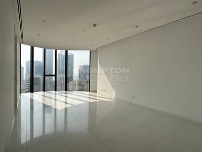 3 Bedroom Flat for Rent in Al Markaziya, Abu Dhabi - Iconic Tower | High Floor | Prime Location