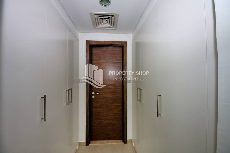 13 2-bedroom-townhouse-abu-dhabi-sieh-shuaib-al-ghadeer-cabinet. JPG