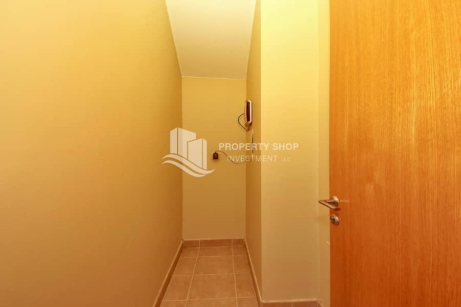 11 4-bedroom-townhouse-abu-dhabi-al-dar-al-raha-gardens-storage. JPG