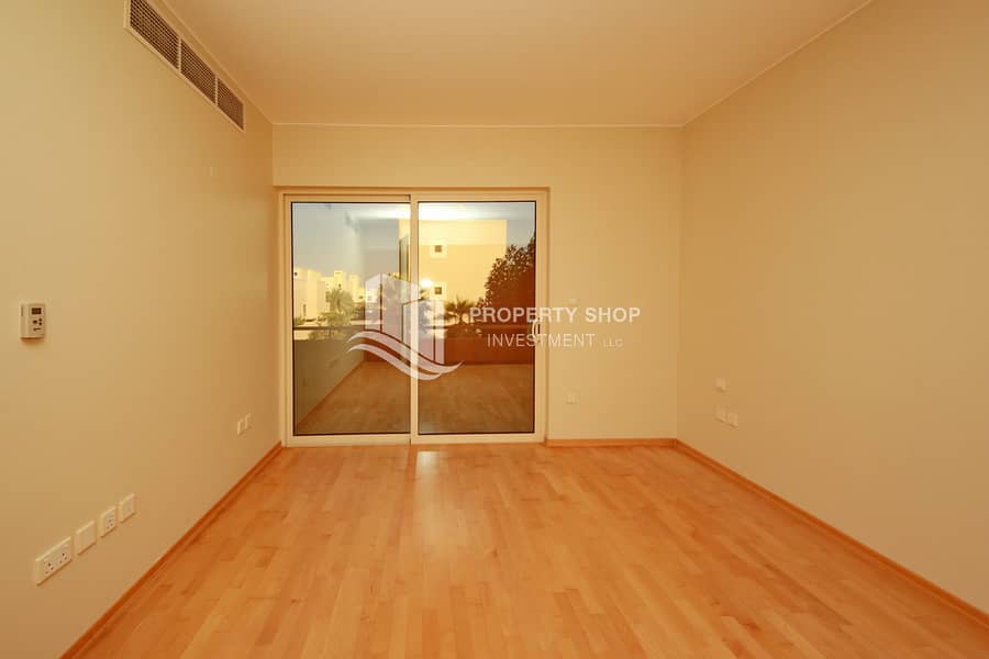 12 4-bedroom-townhouse-abu-dhabi-al-dar-al-raha-gardens-bedroom-1. JPG