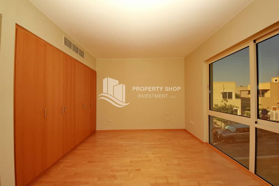 13 4-bedroom-townhouse-abu-dhabi-al-dar-al-raha-gardens-bedroom-2. JPG