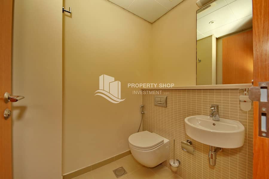 16 4-bedroom-townhouse-abu-dhabi-al-dar-al-raha-gardens-powder-room. JPG