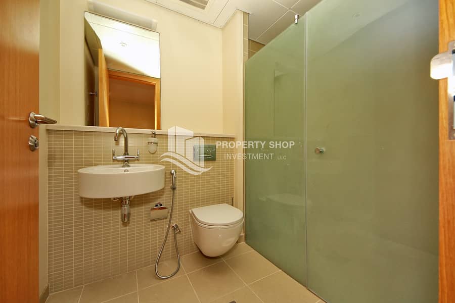 17 4-bedroom-townhouse-abu-dhabi-al-dar-al-raha-gardens-bathroom-3. JPG