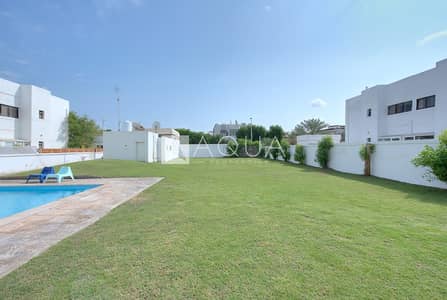Fully renovated 4 bedroom villa with garden Fully renovated 4 bedroom villa with garden