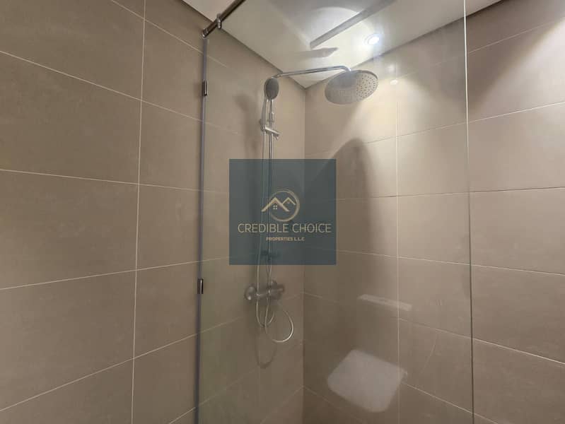 16 3569eac7-5094-4427-bb9c-5acd57224ffe. jpg