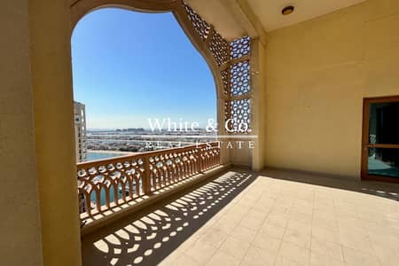 2 Bedroom Apartment for Rent in Palm Jumeirah, Dubai - Extended Balcony | High Flr | Unfurnished