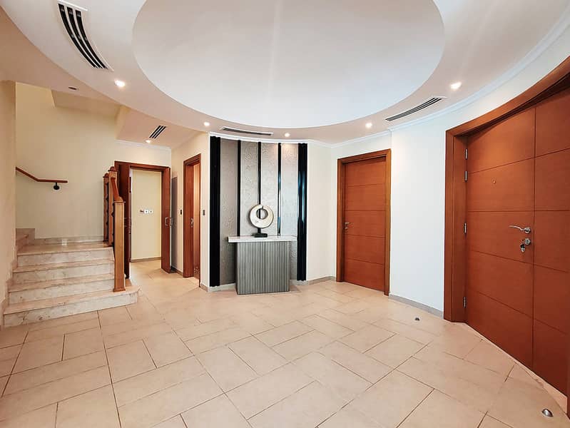 12 entrance-03. jpg