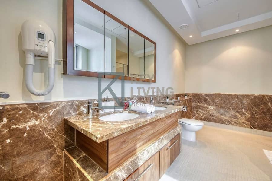 19 Bathroom 1 (3). jpg