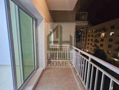 Specious lay out ll lake view ll ready to move appartment