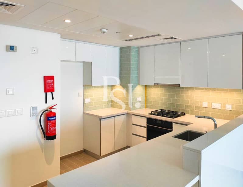 4 mayan-yas-island-abu-dhabi-kitchen. JPG