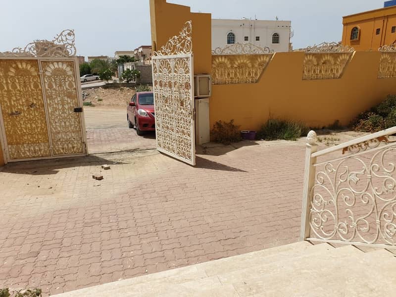 BEST SEPARATE VILLA 3 BEDROOMS HALL MAJLIS ONLY GROUND FLOOR INDEPENDENT  VILLA ONLY ASIAN FAMILY