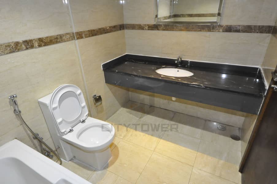 12 Bathroom6. jpg