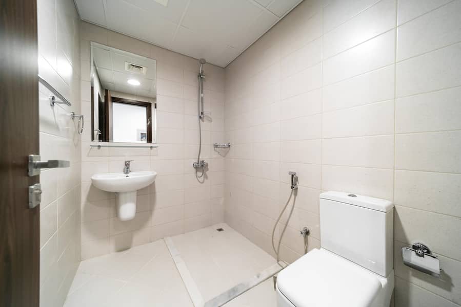 16 R7307365. jpg
