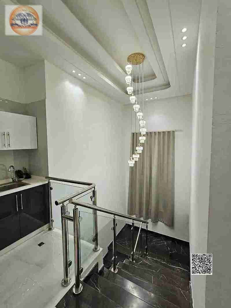 8 1000725512. webp