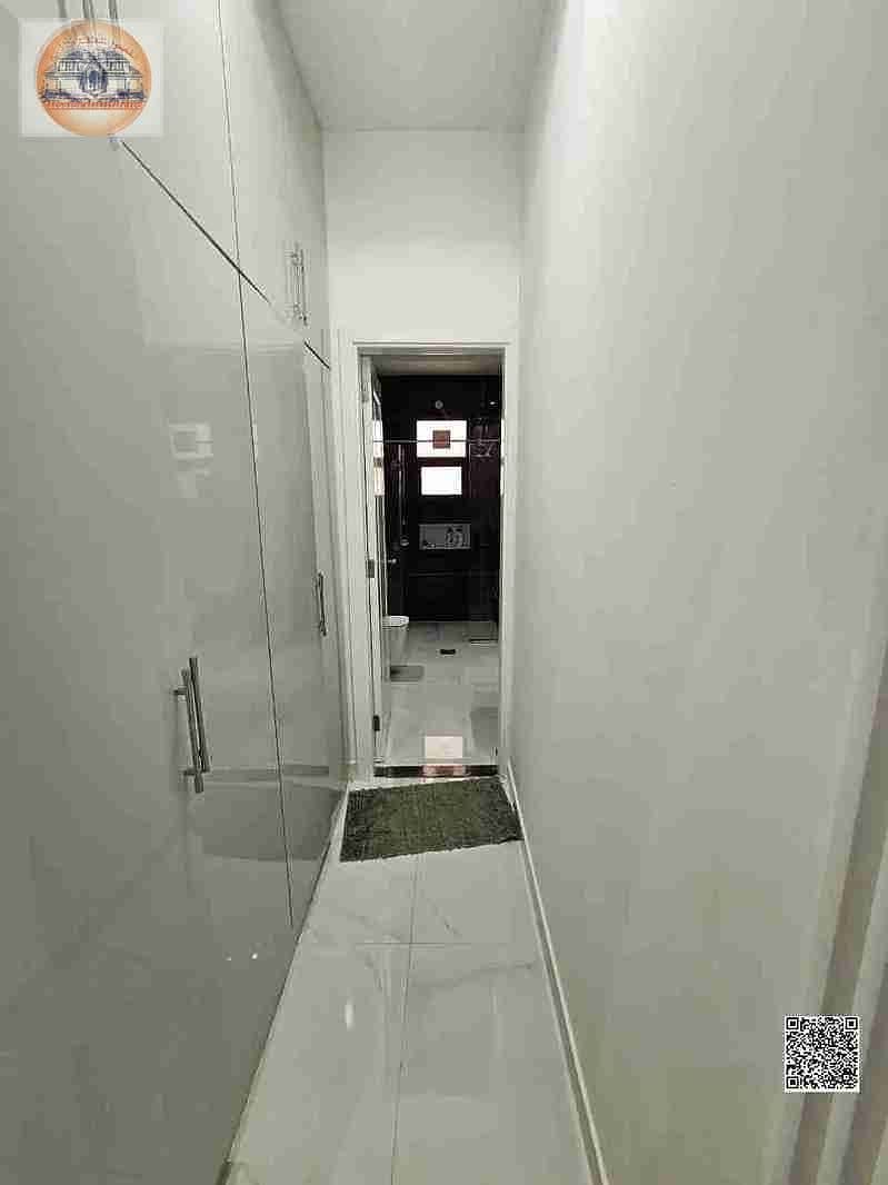 20 1000725524. webp