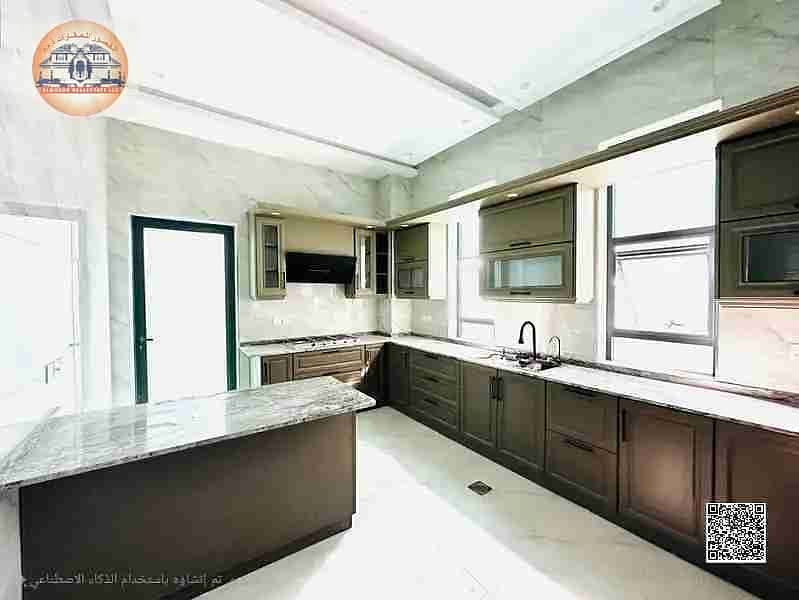 11 1000725680. webp