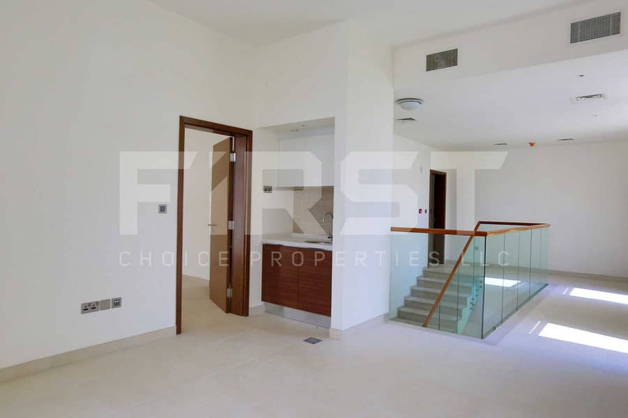 14 Internal Photo of 5 Bedroom Villa in West Yas Yas Island Abu Dhabi UAE (29). jpg