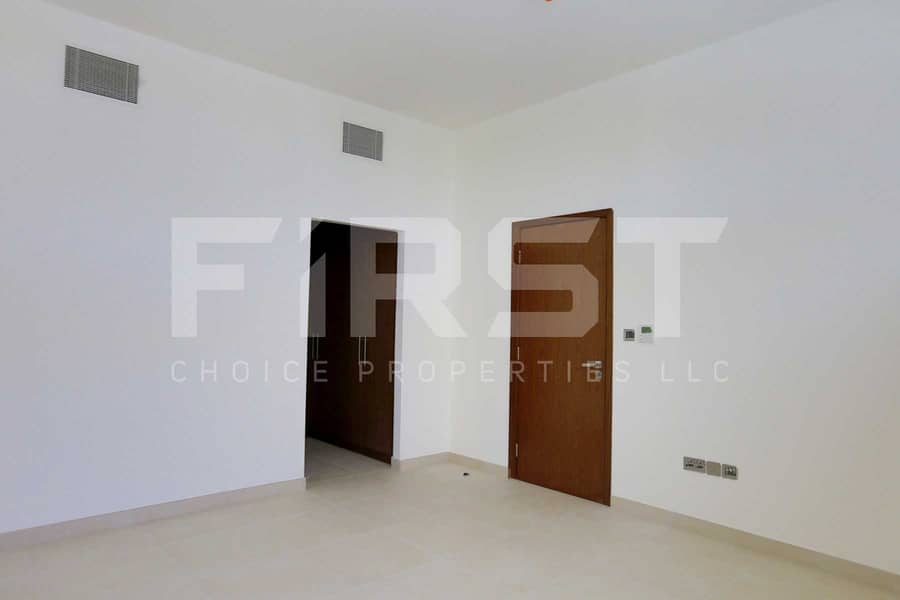 15 Internal Photo of 5 Bedroom Villa in West Yas Yas Island Abu Dhabi UAE (31). jpg