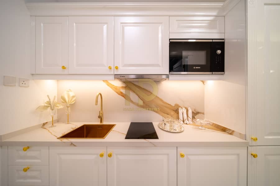 16 Kitchen 1. jpg