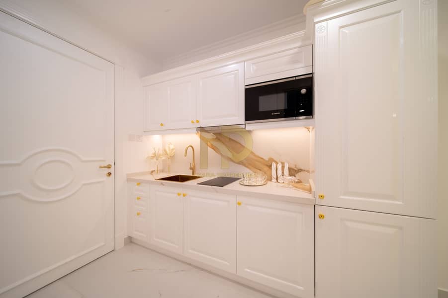 17 Kitchen 2. jpg