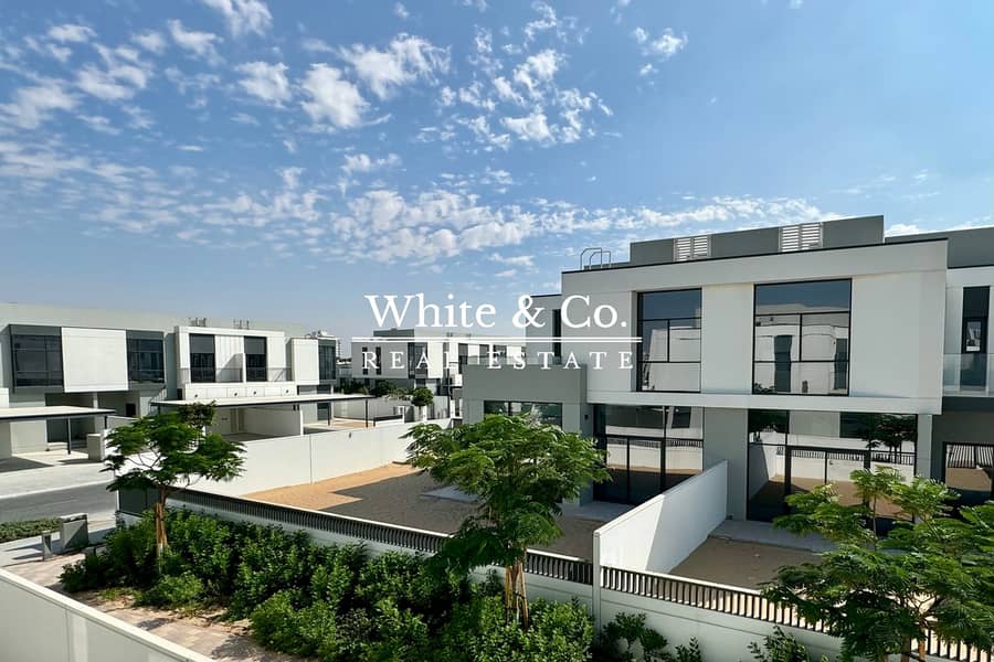 位于阿尔弗雷德街区,穆罗杰弗雷恩别墅区 4 卧室的联排别墅 240000 AED - 10693845 位于阿尔弗雷德街区,穆罗杰弗雷恩别墅区 4 卧室的联排别墅 240000 AED - 10693845