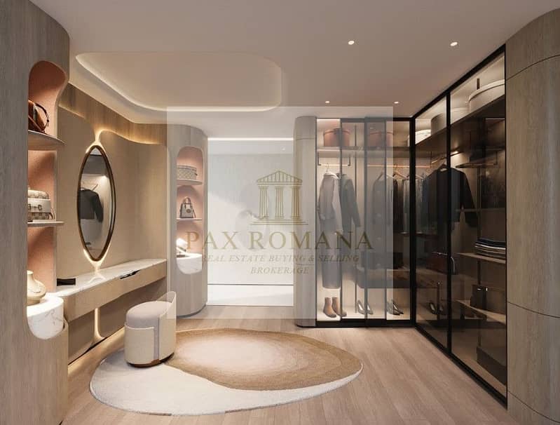 29 Penthouse closet. jpg