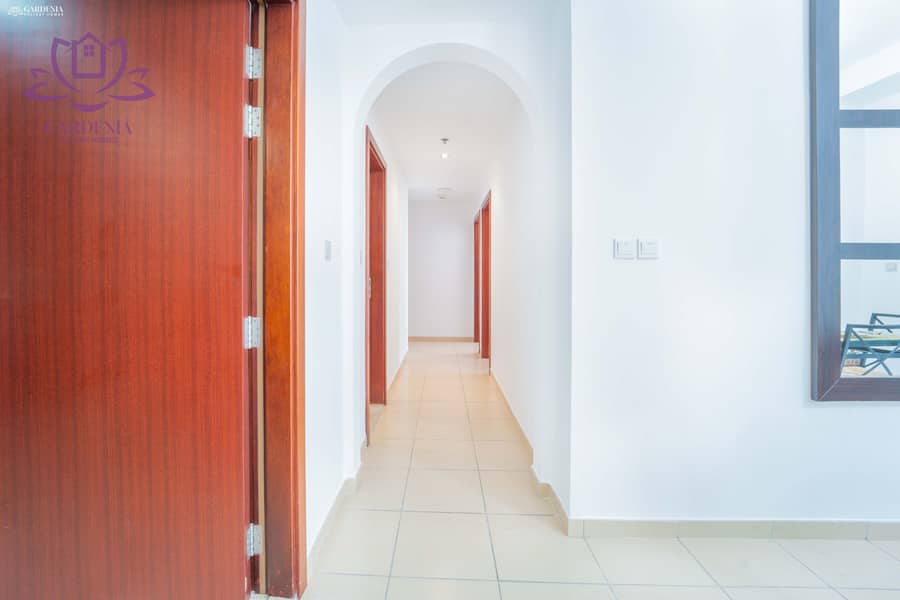 14 Hallway. jpg