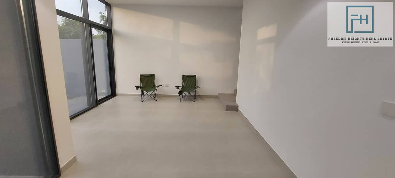 20 1000112285. jpg