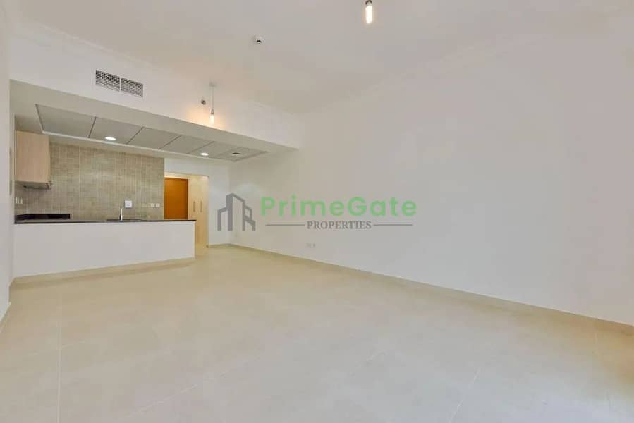 4 processed-1br hall1. jpg