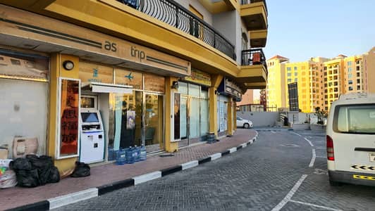 محل تجاري  للايجار في المدينة العالمية، دبي - IMG-20250113-WA0036. jpg