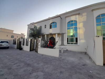 فيلا مجمع سكني 5 غرف نوم للايجار في مدينة خليفة، أبوظبي - 10324816-4db4-49e7-b7de-5298b6e12e99 (1). jpeg