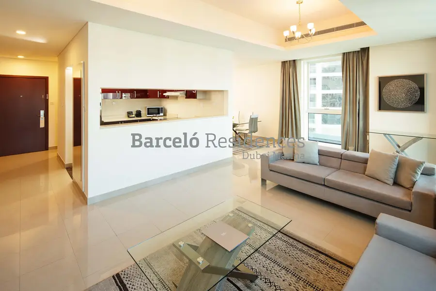 Daily Offer - Large layout - Sea View - Fully Serviced - Two Bedroom Apartment - All Taxes Included - No Commission - Balcony