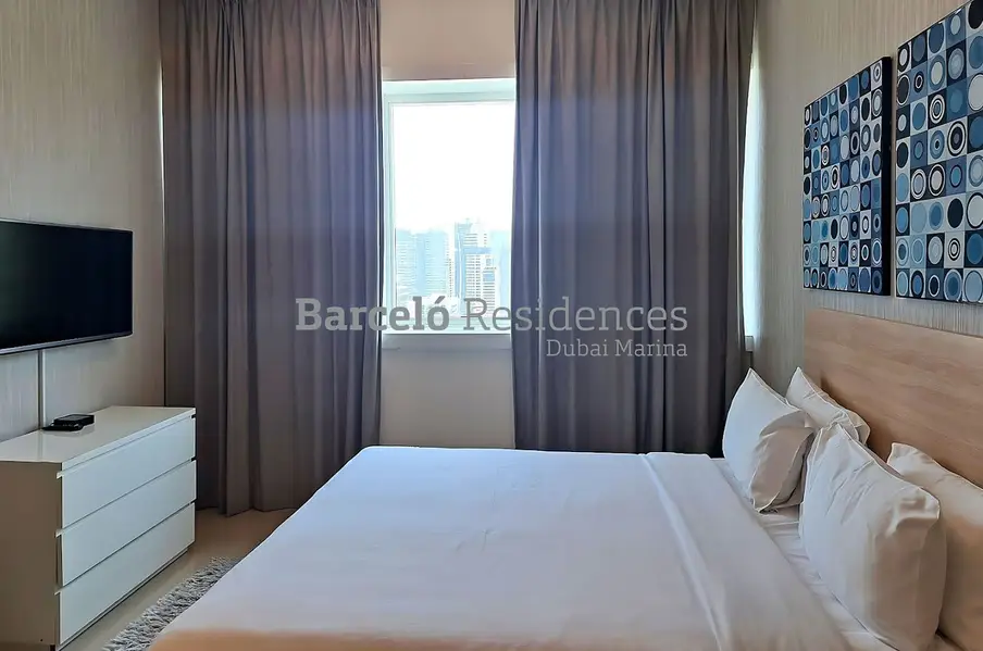 Daily Offer - Large layout - Sea View - Fully Serviced - Two Bedroom Apartment - All Taxes Included - No Commission - Balcony
