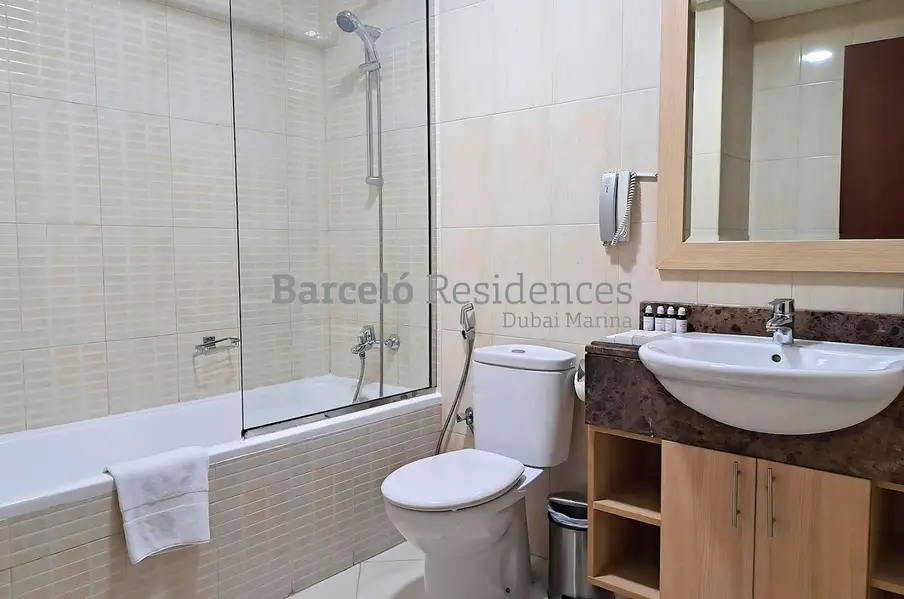 Daily Offer - Large layout - Sea View - Fully Serviced - Two Bedroom Apartment - All Taxes Included - No Commission - Balcony