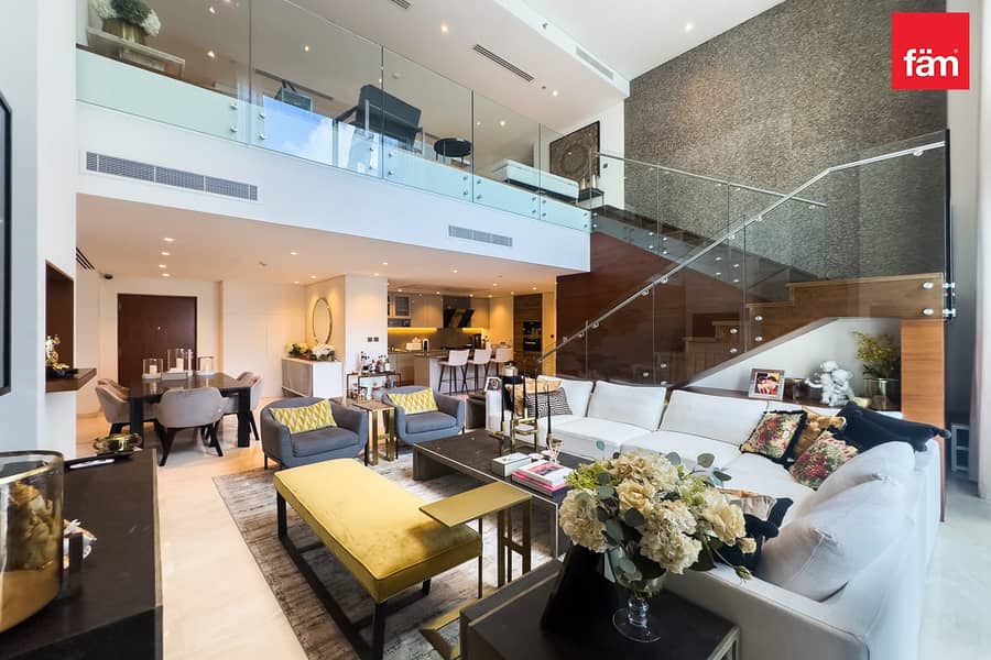 Luxury Penthouse / Fantastic Views / Vacant