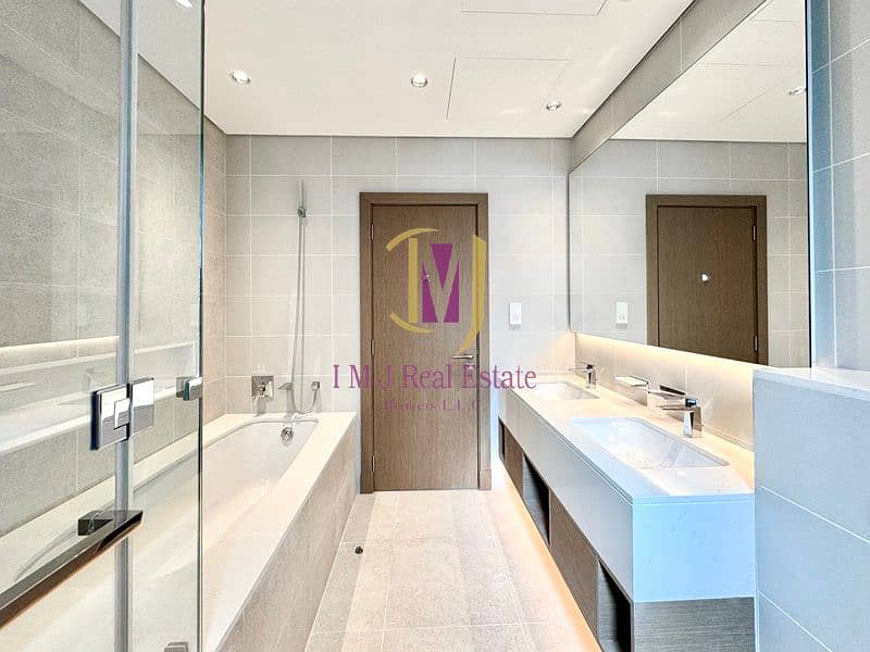 24 AED14979-9234-4757-BD52-98099CB980CE_1_201_a. jpeg