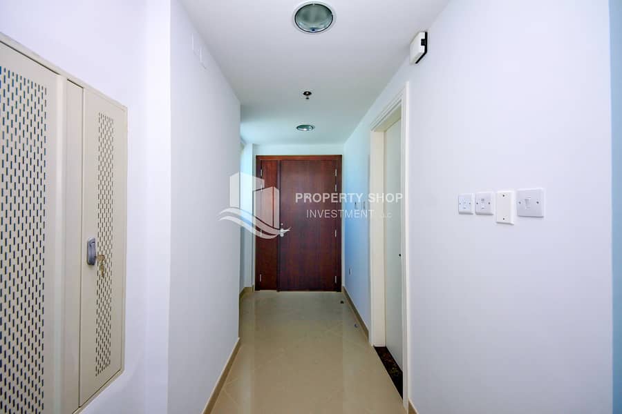 7 2-bedroom-apartment-al-reem-island-shams-abu-dhabi-oceanscape-foyer. JPG