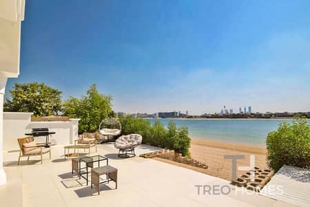 4 Bedroom Villa for Rent in Palm Jumeirah, Dubai - Fully Renovated | Bills Included | Elevator