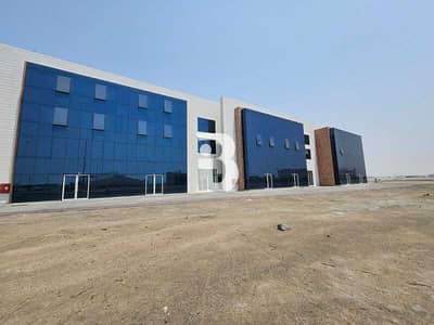 Shop for Rent in Abu Dhabi Industrial City, Abu Dhabi - Expansive Retail Space in ICAD 2 | Prime Spot