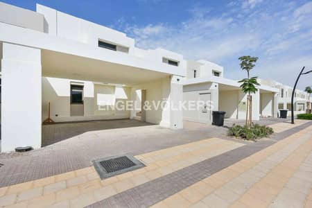 3 Bedroom Townhouse for Rent in Town Square, Dubai - Type 1 > Close to the Amenities > Vacant in Feb