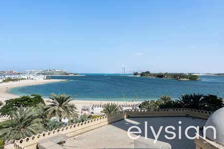 3 Bedroom Apartment for Rent in Palm Jumeirah, Dubai - Sea Views | Fully Upgraded | Unfurnished