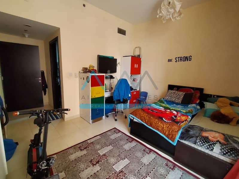 4 d96fa1ac-05fe-47e2-bb67-730a257f8beb. jpg