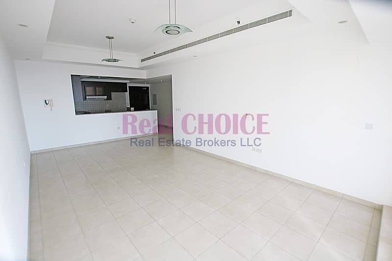 Spacious 2BR Apartment|High Floor Property
