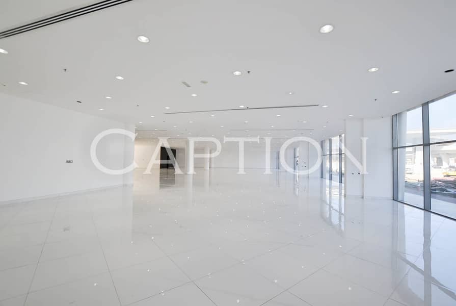 READY FITTED SHOWROOM. Sheikh Zayed road READY FITTED SHOWROOM. Sheikh Zayed road