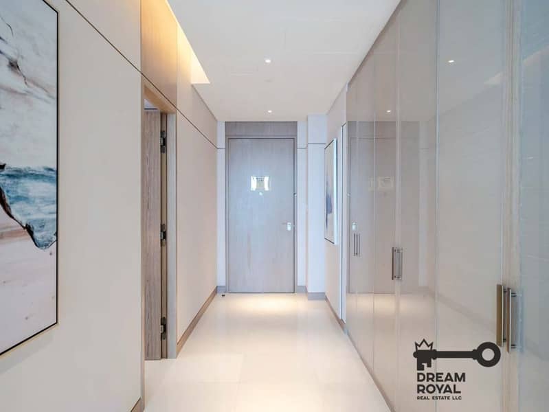 6 JBR_Five_Lux_406_Compressed12. jpg