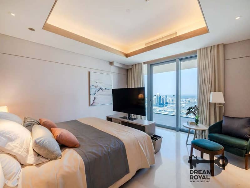 7 JBR_Five_Lux_406_Compressed15. jpg
