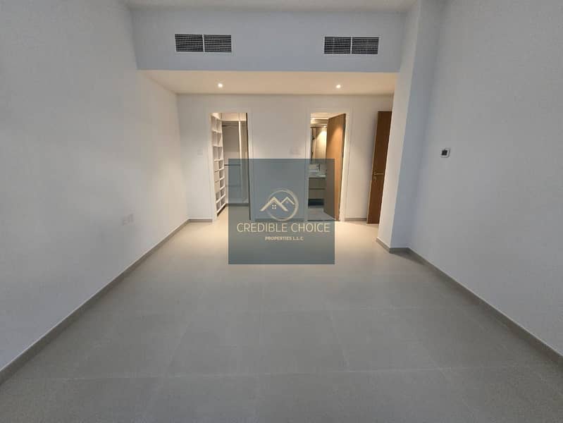 10 8eccc7e3-7fbe-4be6-88a0-5ca923e53366. jpg
