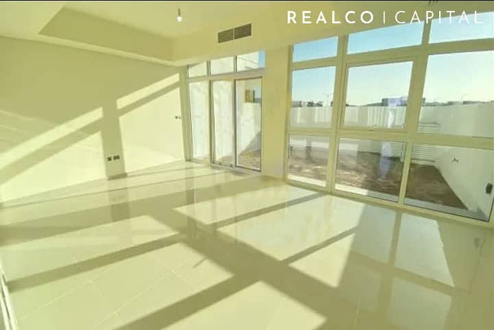 MOST DEMANDING LAYOUT MIDDLE UNIT 3 BR WITH MAID FOR RENT MOST DEMANDING LAYOUT MIDDLE UNIT 3 BR WITH MAID FOR RENT