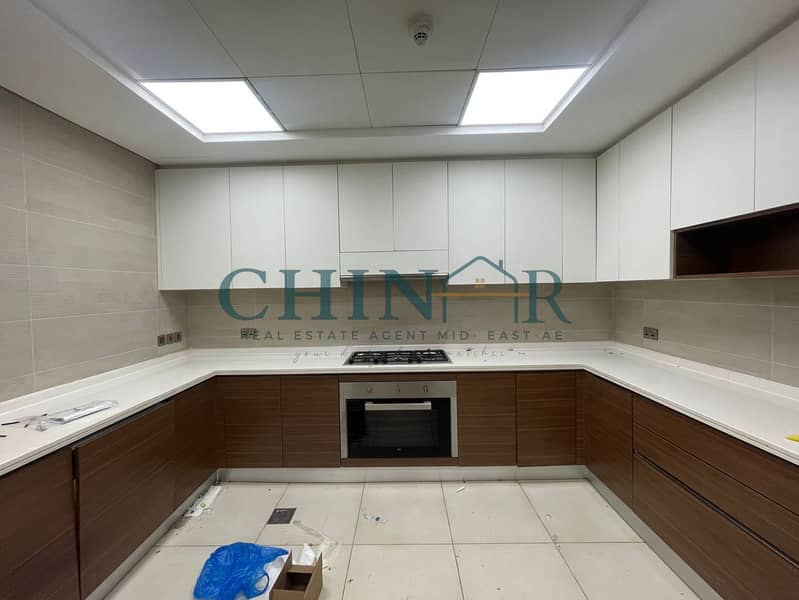 26 ab12527f-28b6-40db-a1ff-d96722eaec2c. jpg