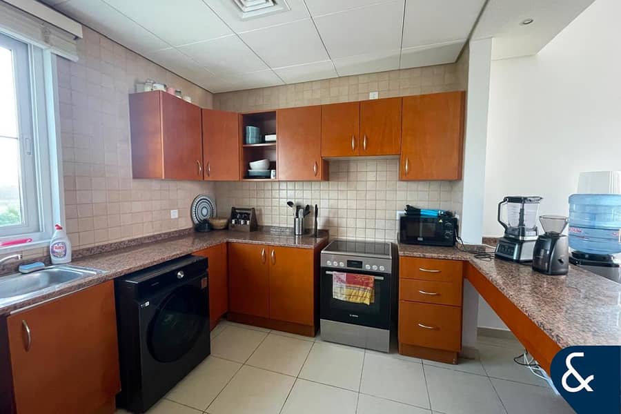 1 Bed Huge Apartment | Corner Unit 1 Bed Huge Apartment | Corner Unit